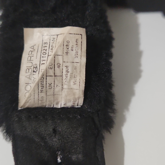 Koolaburra by UGG plush sandals - Picture 8 of 10